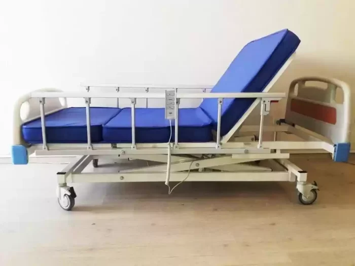 3 Motorlu Asansör Özellikli Hasta Karyolası